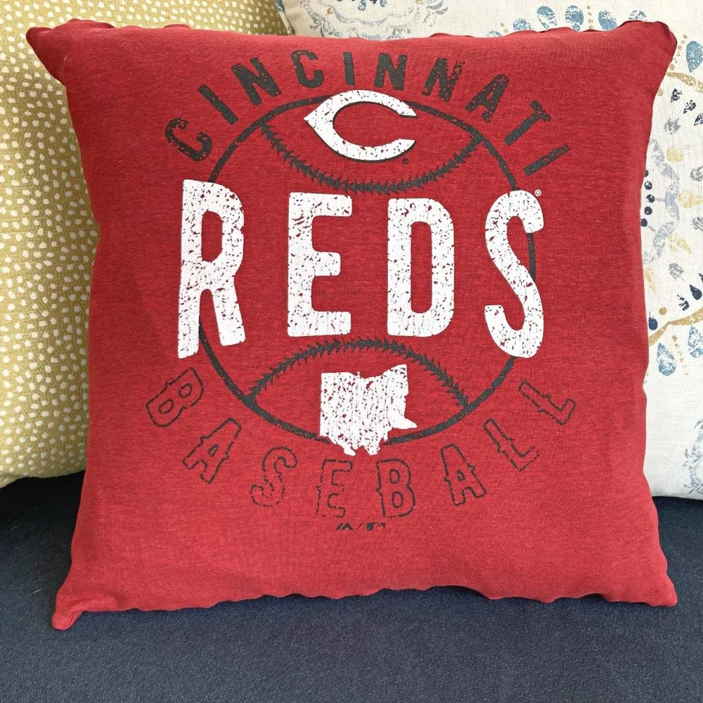 Cincinnati Reds MLB Baseball Handmade upcycled T-shirt 16x16 Throw pillow cover